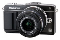Olympus E-PM2+Olympus 14-42mm Negra